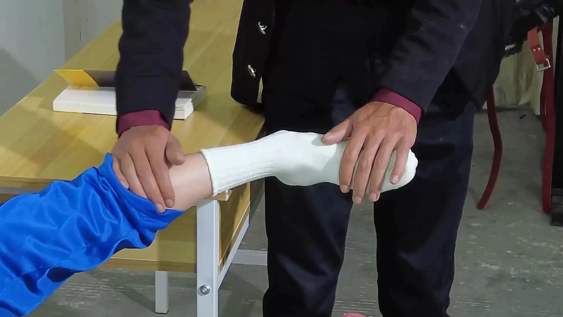 【樱束原创】《老师垂涎学生樱子美色》新模樱子首发！ (4).webp