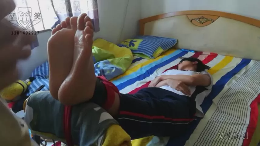 V笑原创 中学生-017 中学生软妹子TK：痒疯了.mp4_20251214_210311069.webp