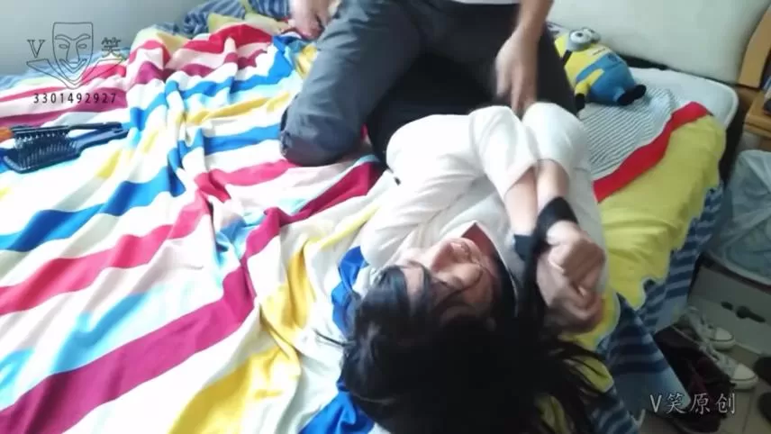 V笑原创 中学生-017 中学生软妹子TK：痒疯了.mp4_20251214_210513943.webp