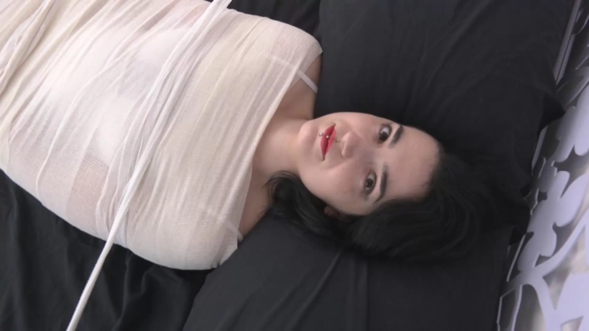 TicklingAndLaughingExperiences – Eve and the mummified tickling.mp4_20260120_12.webp