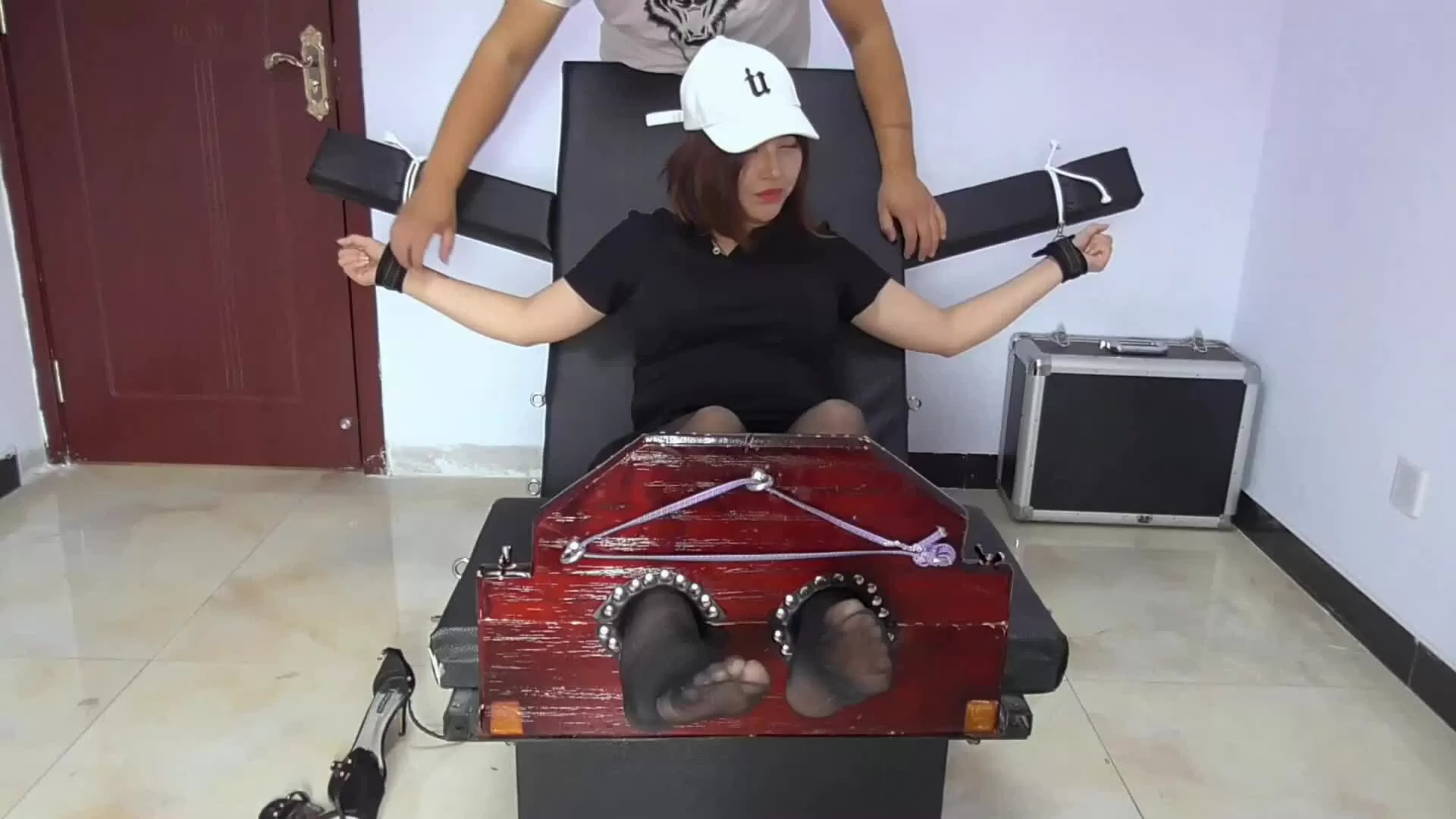 熊大原创 戴帽子的女孩_15_3.webp