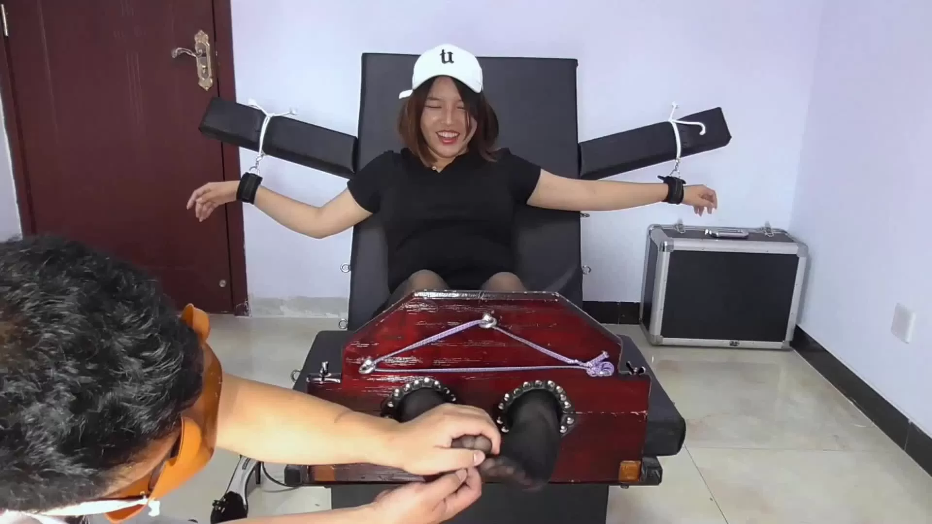 熊大原创 戴帽子的女孩_15_4.webp