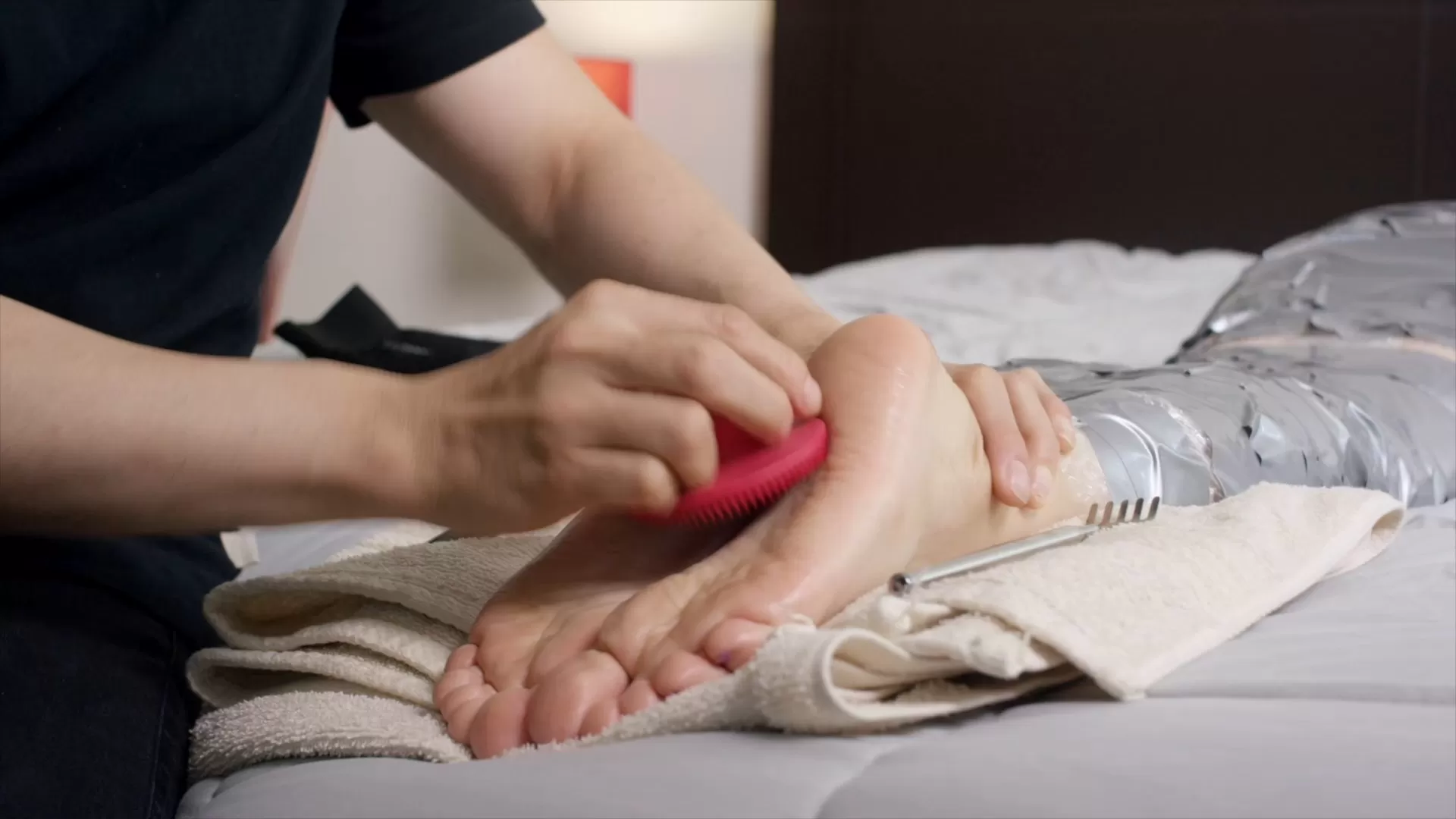 BeneathMyFeet – Mummified & Tickled Part 2.mp4_snapshot_08.20.000.webp