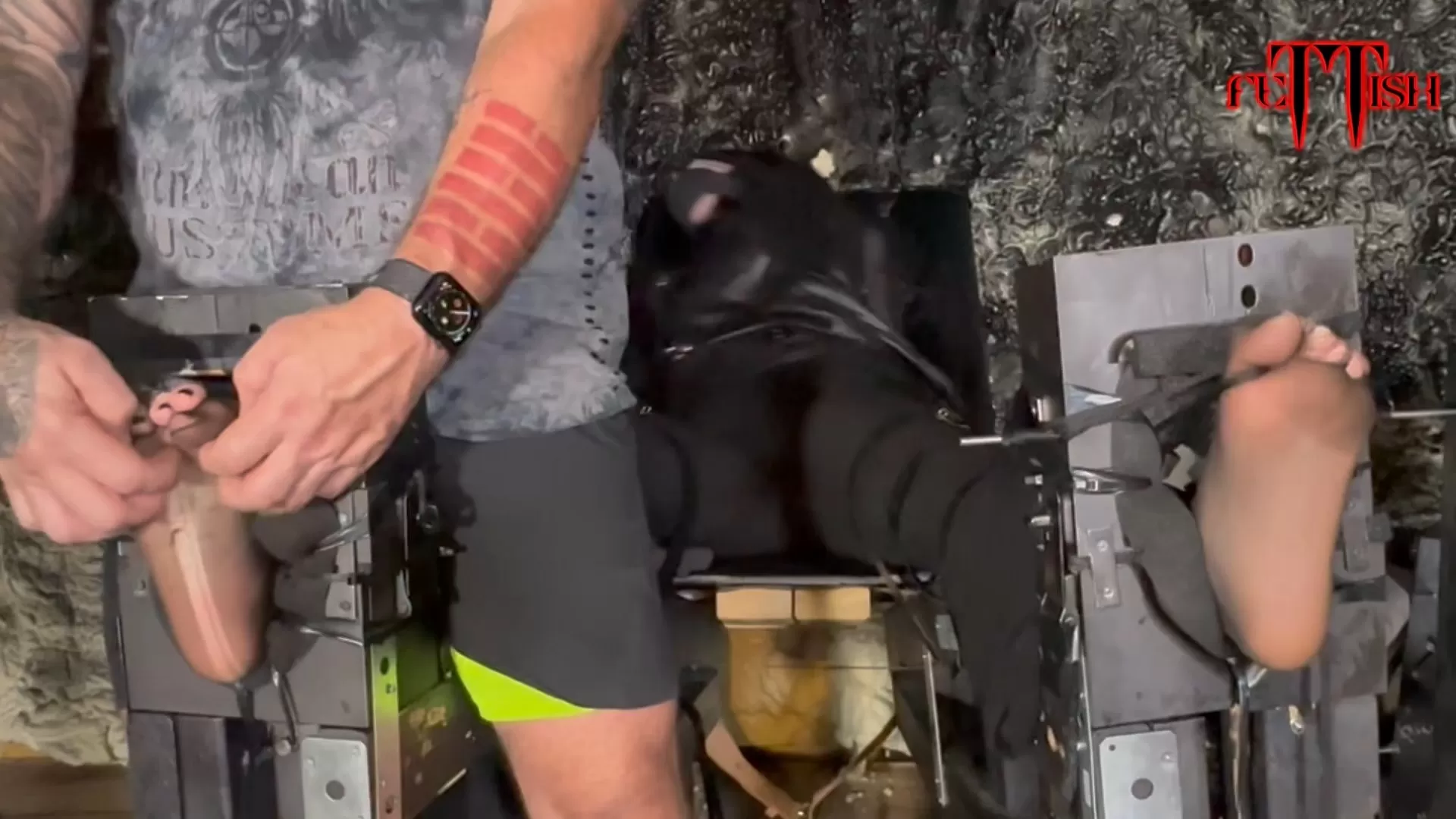 Fettish – Tickle Therapy – Amecia Maximum Punishment.mp4_snapshot_10.58.333.webp