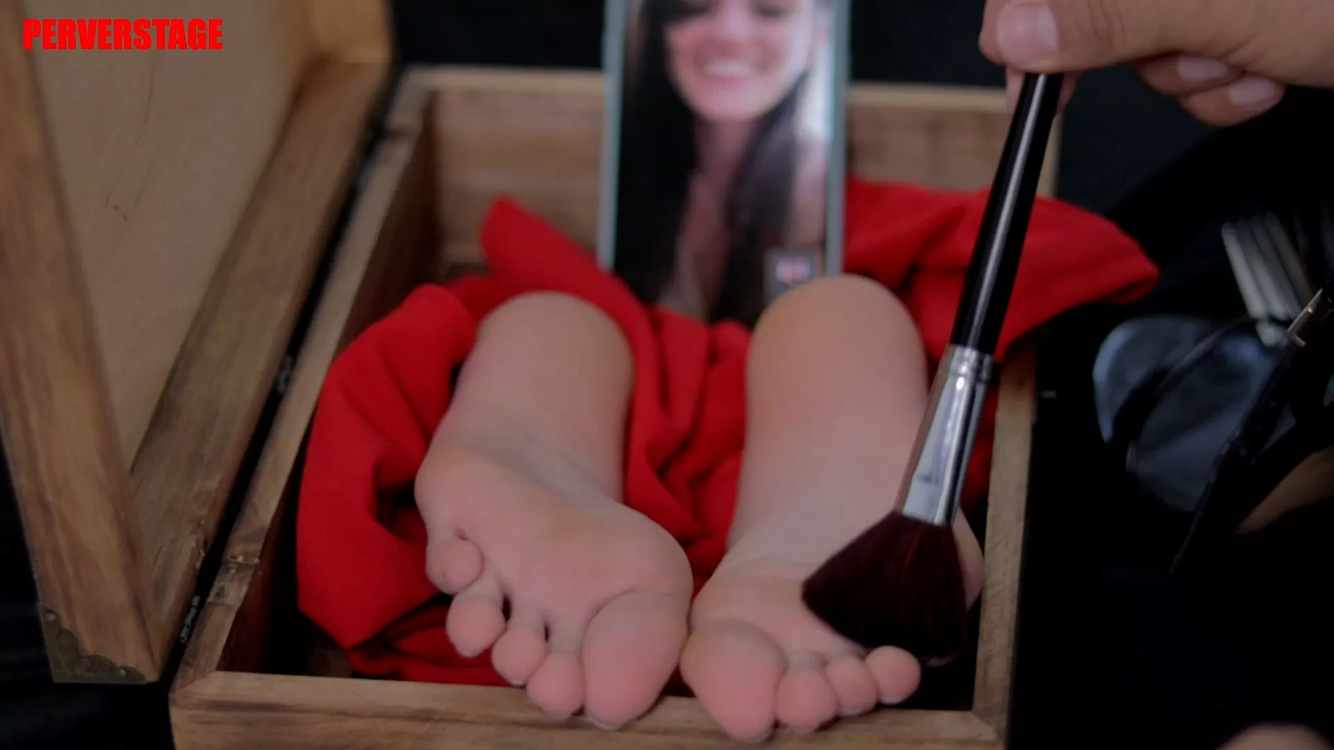 Perverstage – Melissa’s feet in the Magic Box (Custom).mp4_snapshot_10.17.316.webp