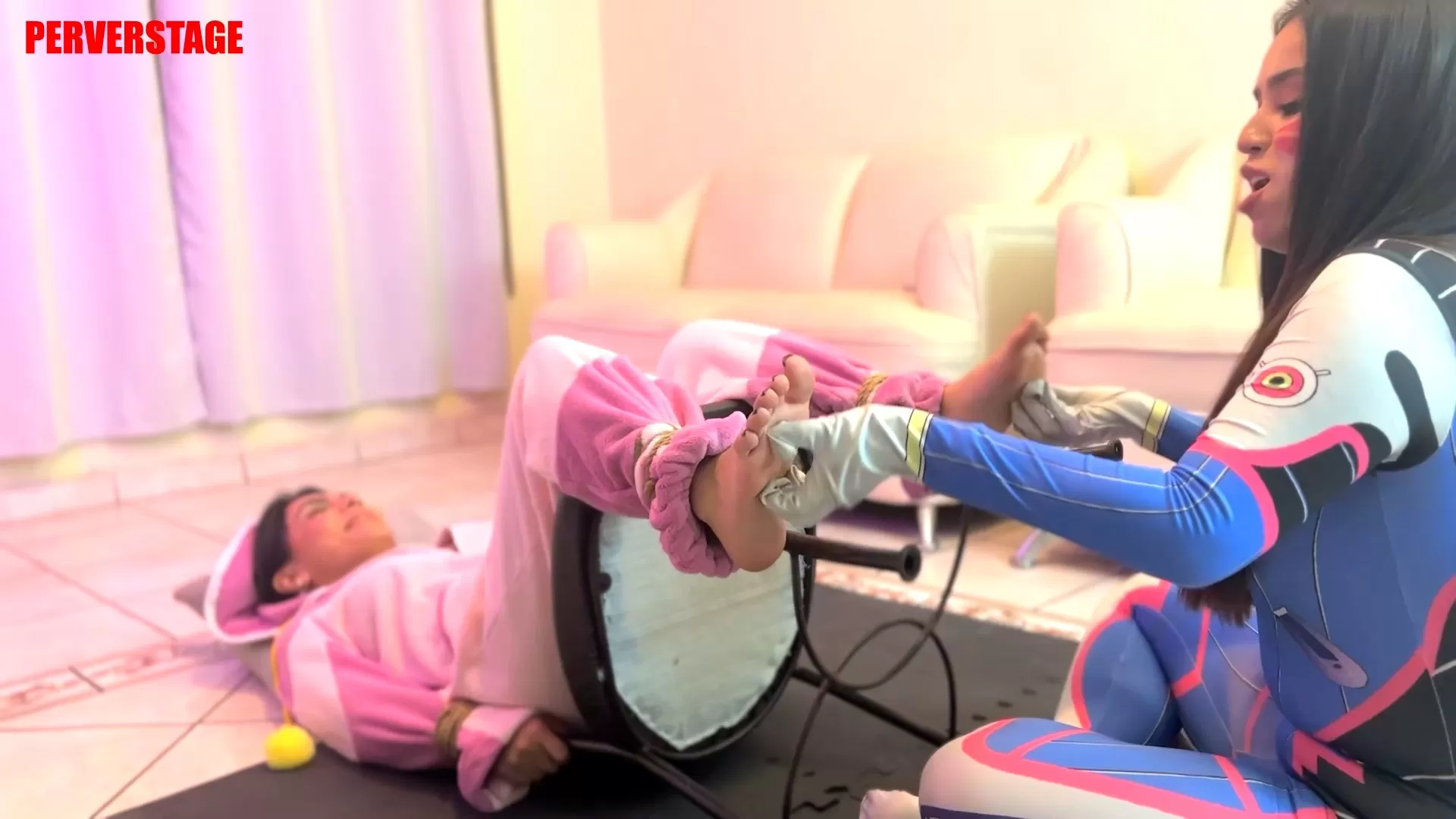 Perverstage – Tickle duel Dva vs Juri Round 1 (Custom).mp4_snapshot_05.08.674.webp
