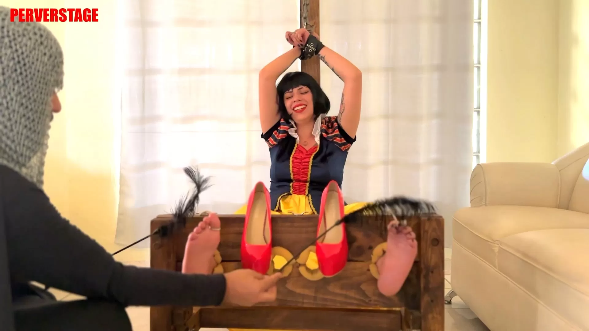 Perverstage – Snow White Humiliated.mp4_snapshot_08.08.020.webp