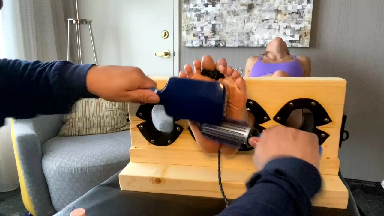 TheBKTickler – Lora’s Tickle Table Debut Lora’s Foot Stock Experience.mp4_sna.webp