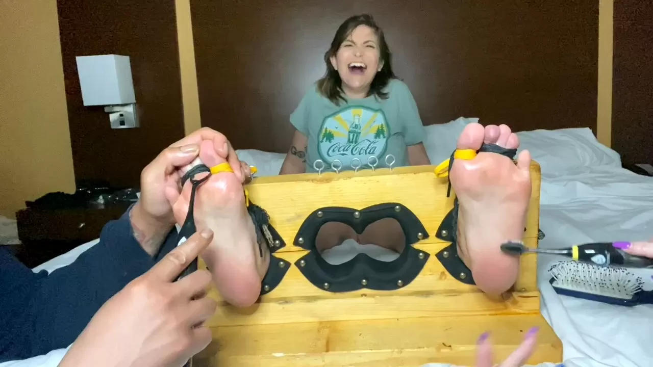 TheBKTickler – Kitty, The Tickle-shoot Crasher.mp4_snapshot_06.27.000.webp