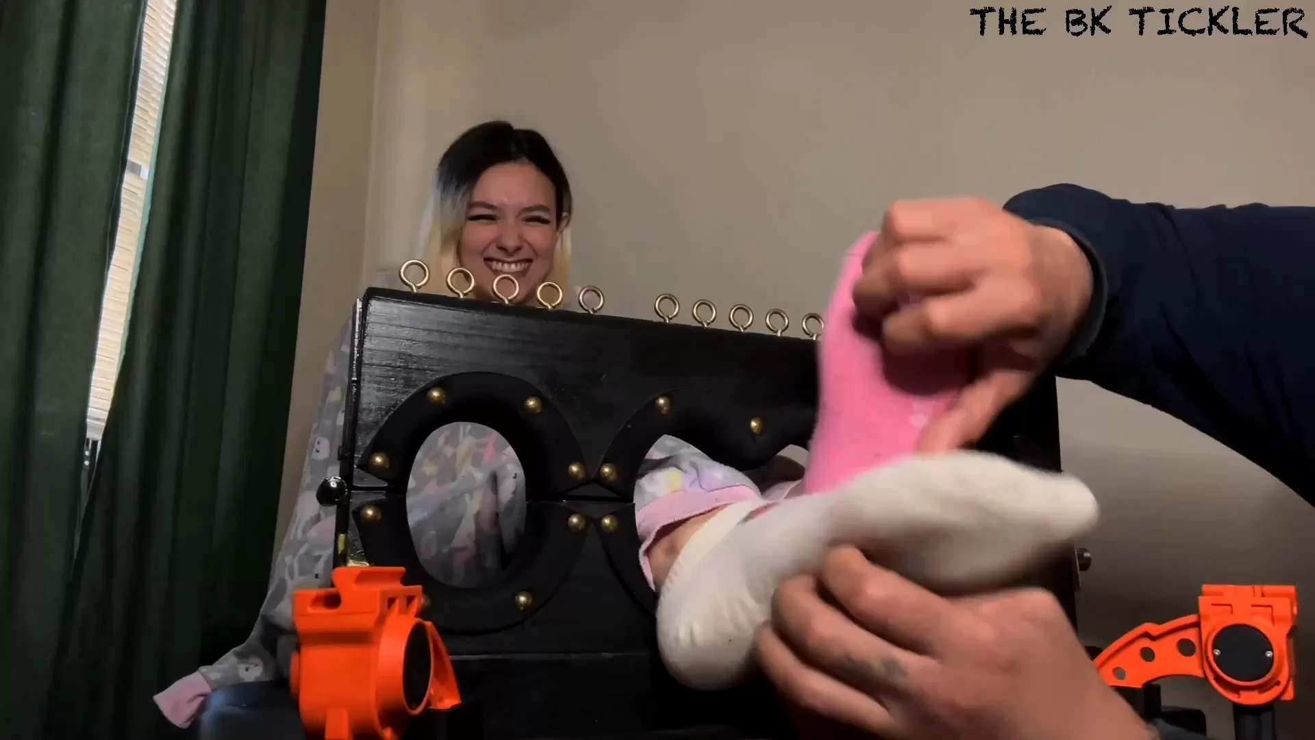 TheBKTickler – Mura And The Foot Stocks.mp4_snapshot_01.38.000.webp