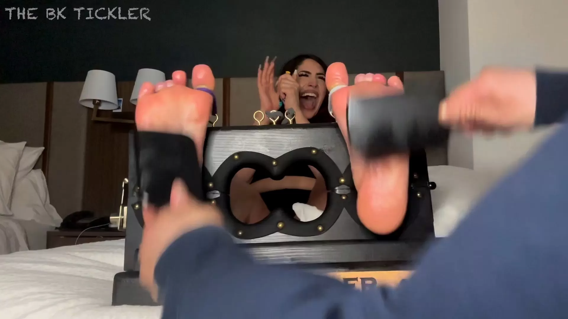 TheBKTickler – The Bop-it Challenge Lola.mp4_snapshot_03.59.000.webp