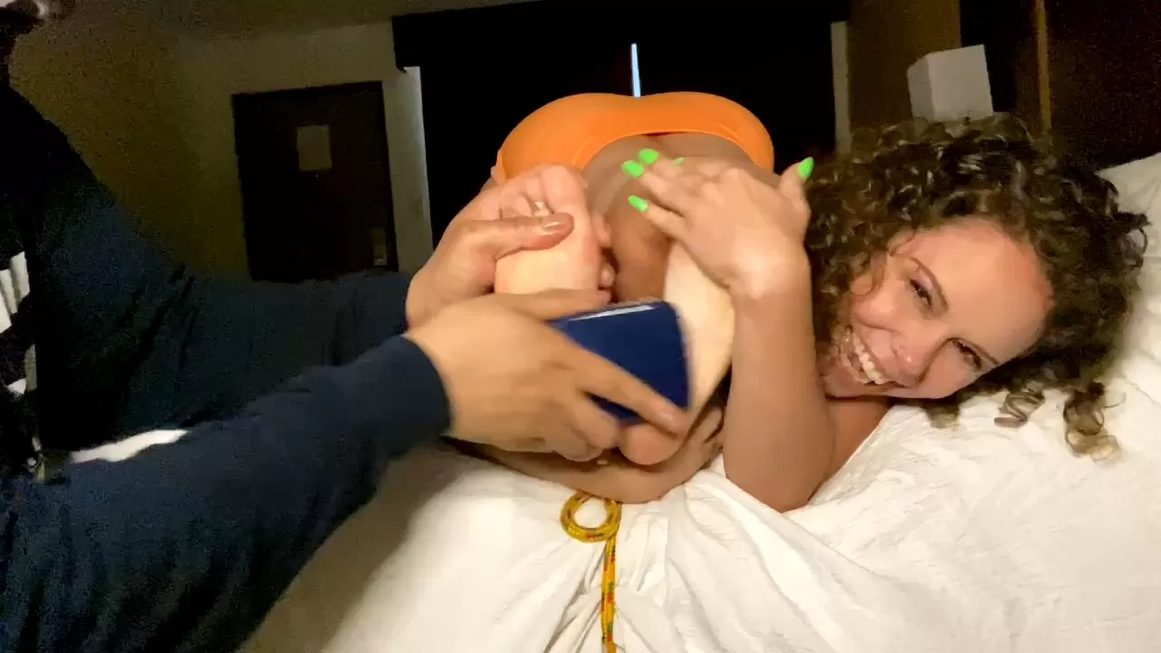 TheBKTickler – Vicky Vs Bailey – Vicky – Full Body – Part 2.mp4_snapshot_04..webp