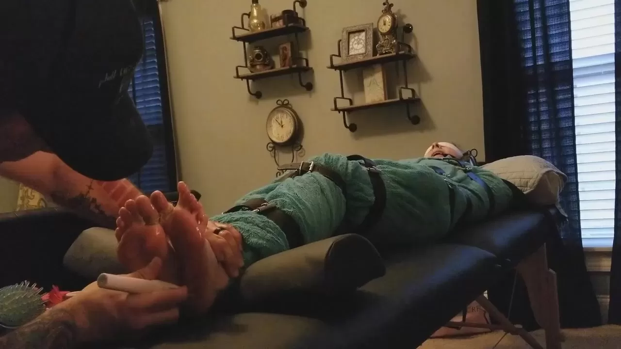 Fettish – Blanket Bound, Belted, and Barefoot.mp4_snapshot_05.34.128.webp