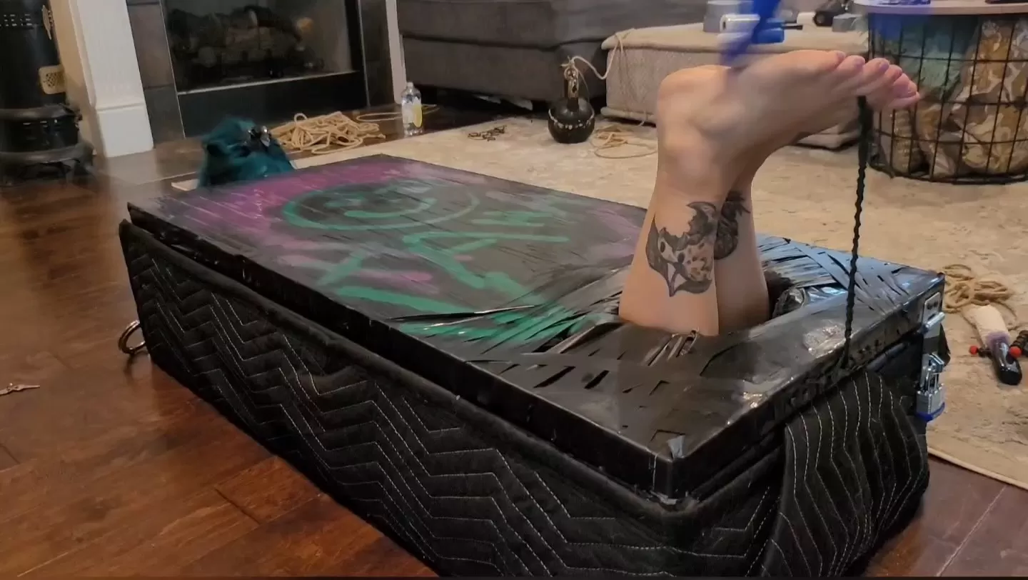 Fettish – HOStickEL – Mia.mp4_snapshot_08.41.000.webp