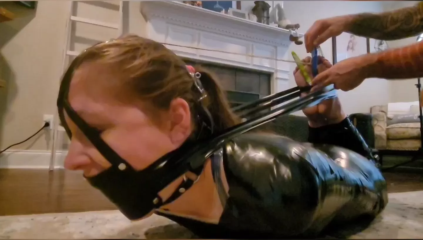 Fettish – Mummified, Hogtied, Gagged, and Tickled.mp4_snapshot_15.11.000.webp