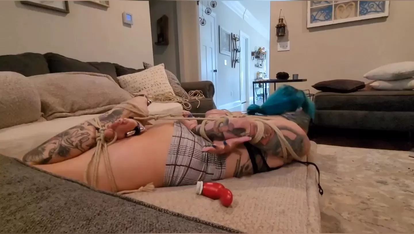 Fettish – Hogtied, Gagged, and Full Body Tickled.mp4_snapshot_09.31.000.webp