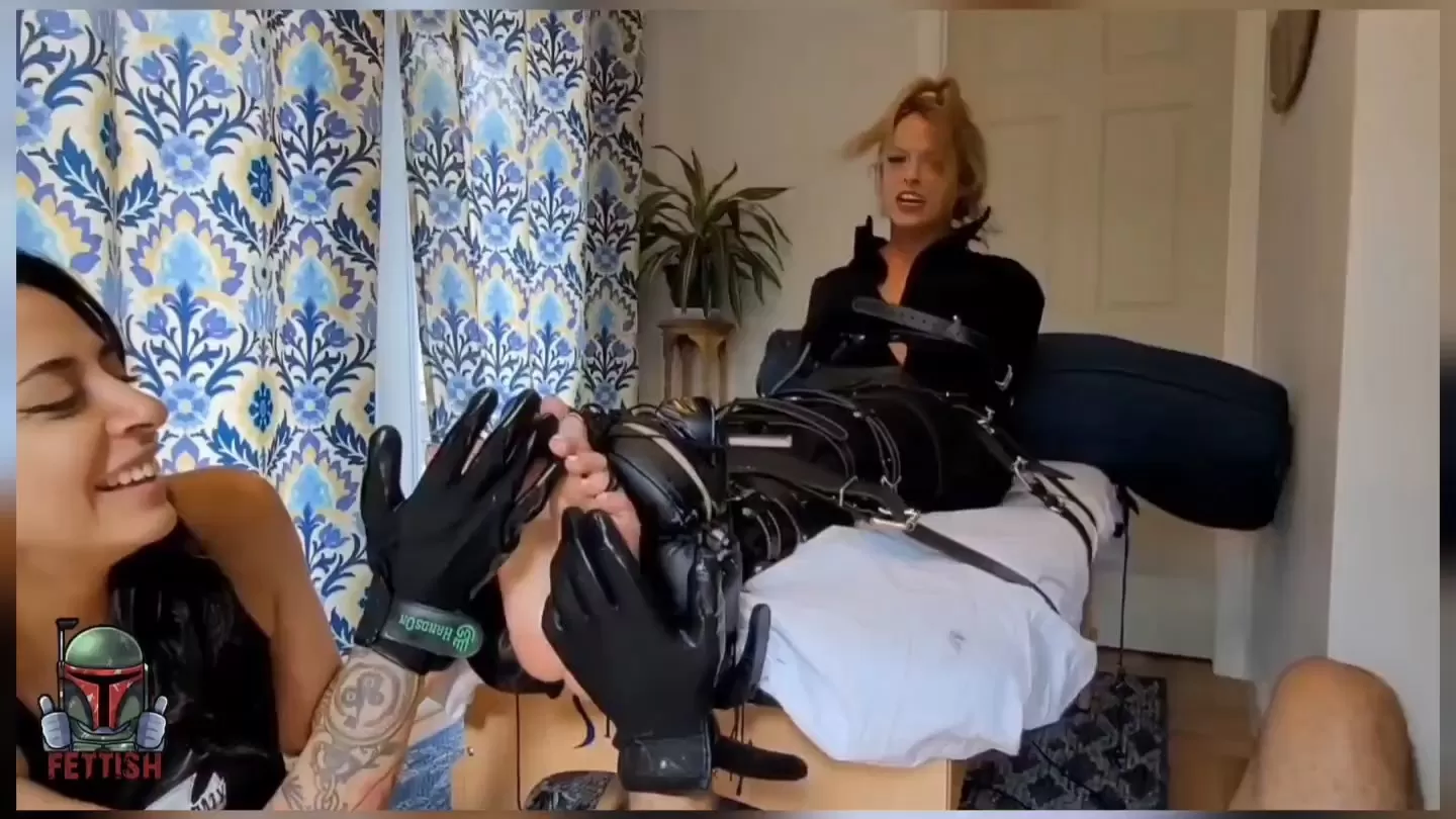 Fettish – The Tickle Table – Bella Ink.mp4_snapshot_14.43.000.webp