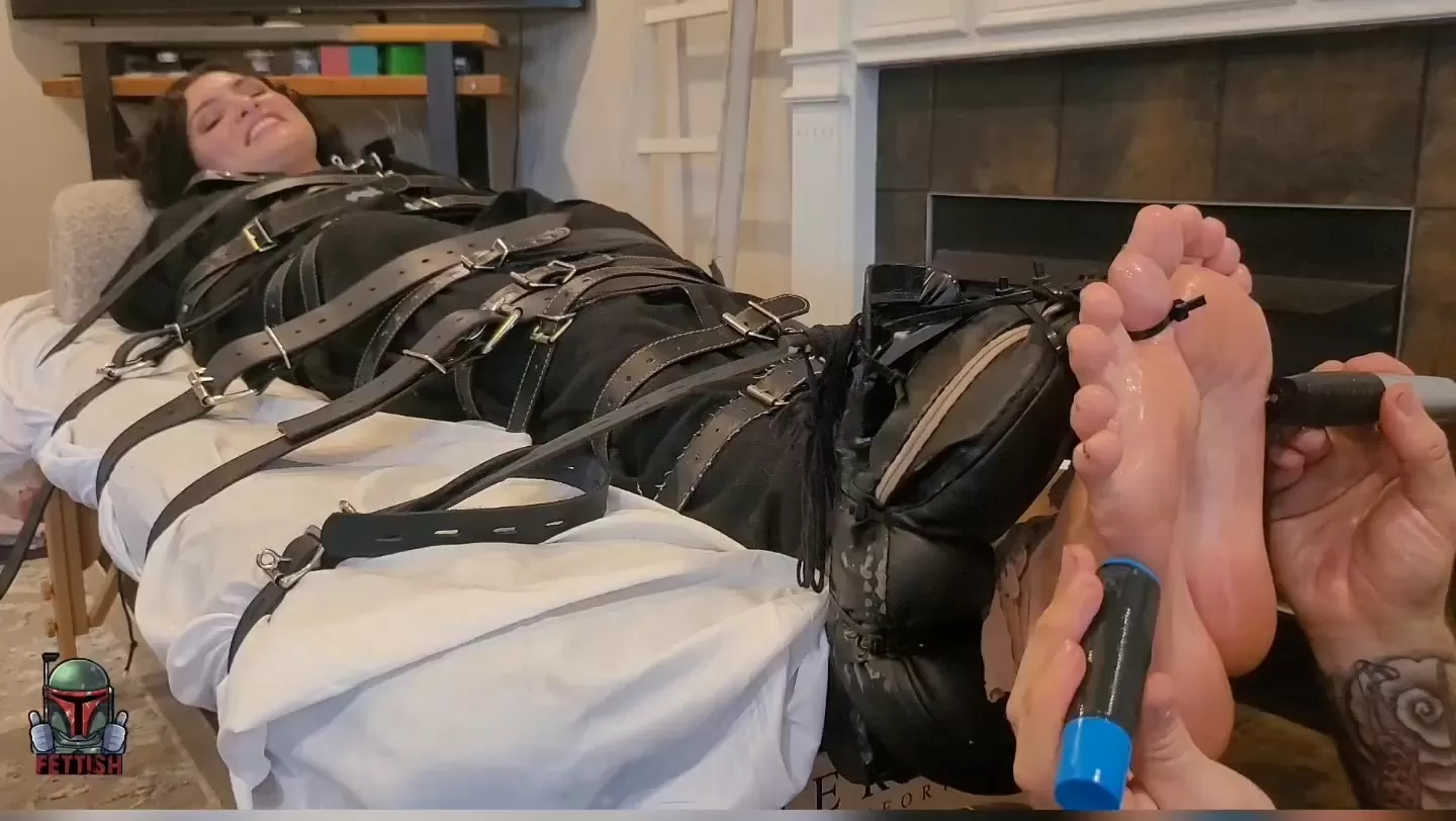 Fettish – The Tickle Table – Bella Luxx 2.mp4_snapshot_09.01.000.webp