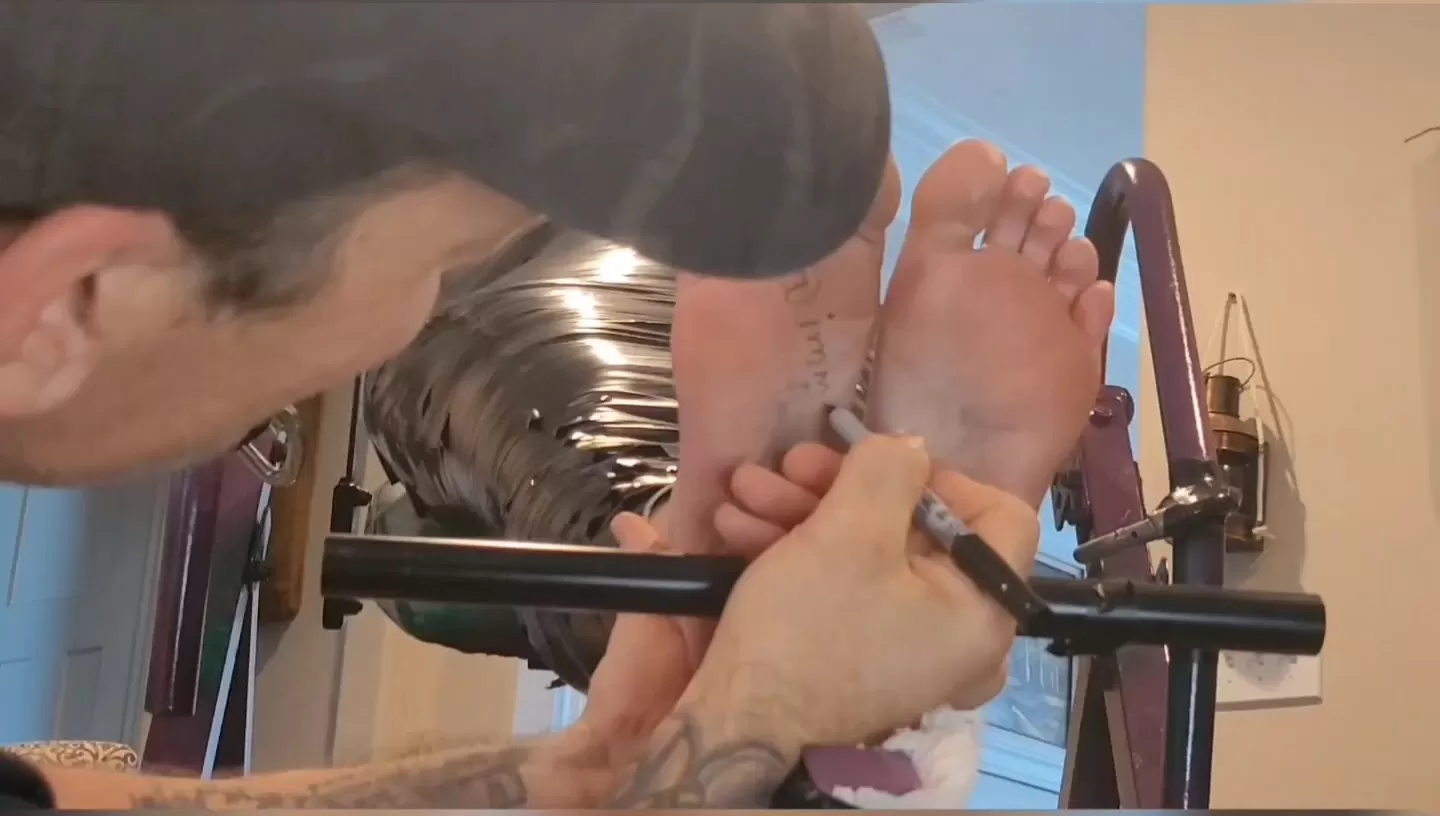 Fettish – Ticklemania 6.mp4_snapshot_00.50.59.000.webp