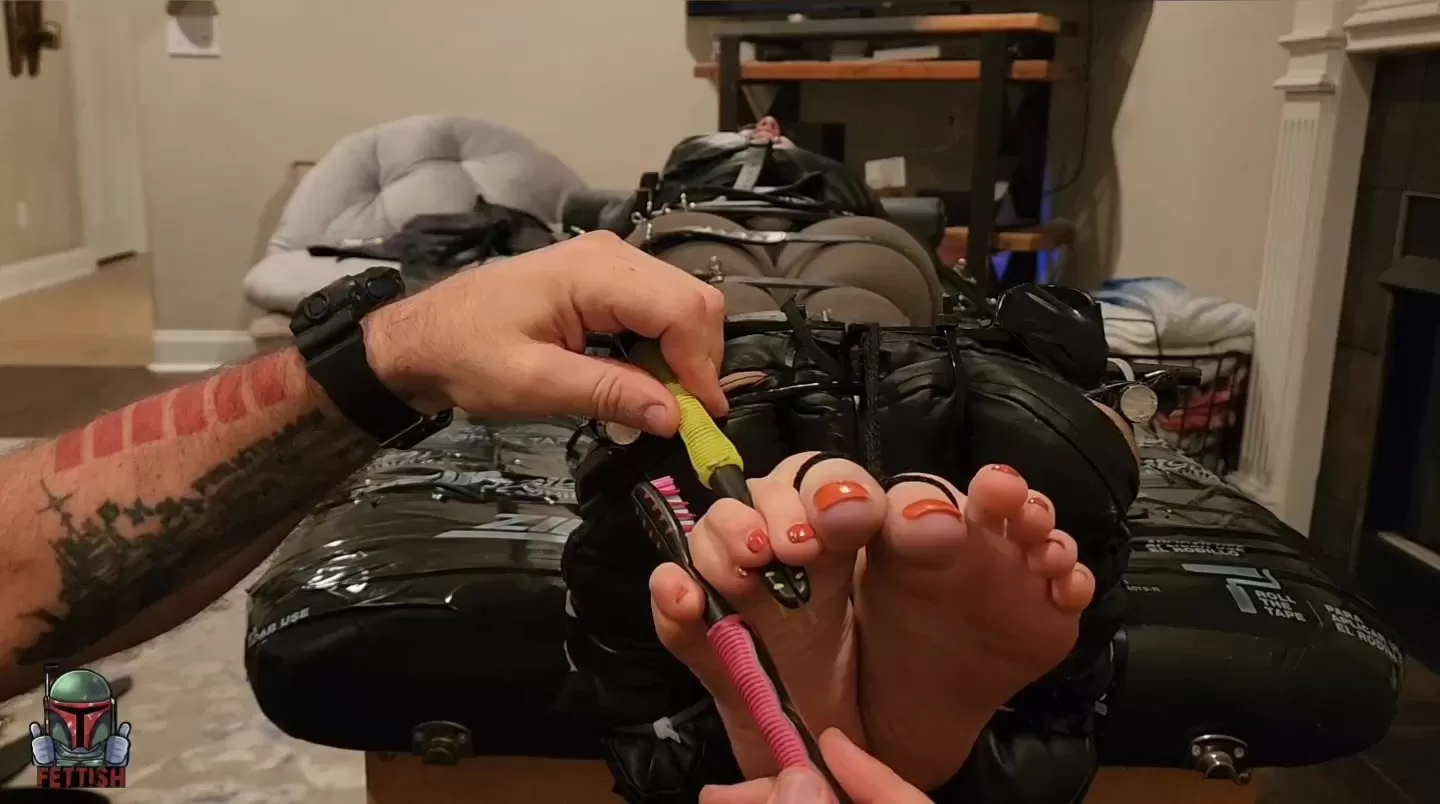 Fettish – Totally Helpless – Ama Rio.mp4_snapshot_09.00.000.webp