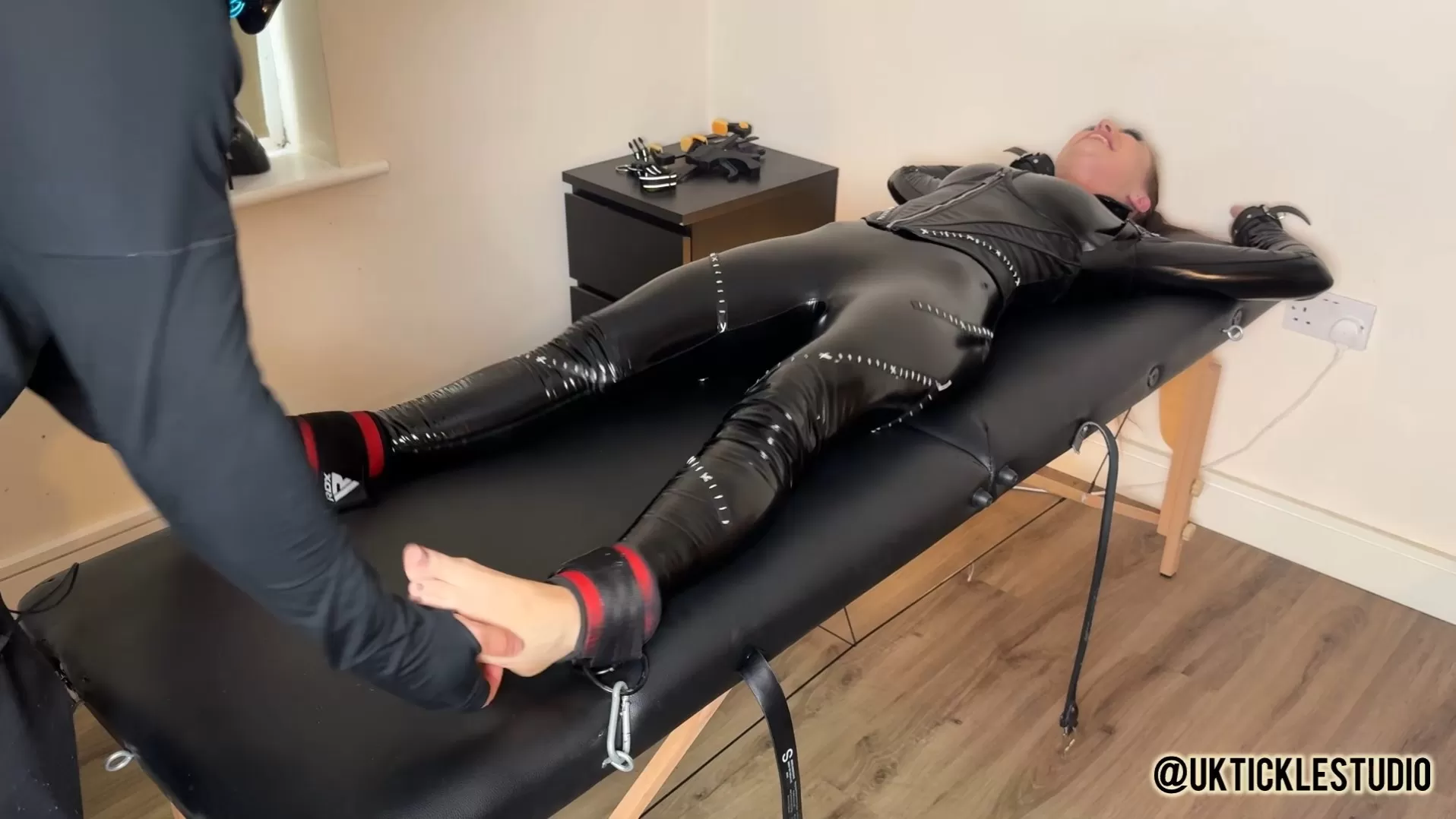 UkTickleStudio – Agent Jasmines Ticklish Interrogation.mp4_snapshot_04.43.333.webp