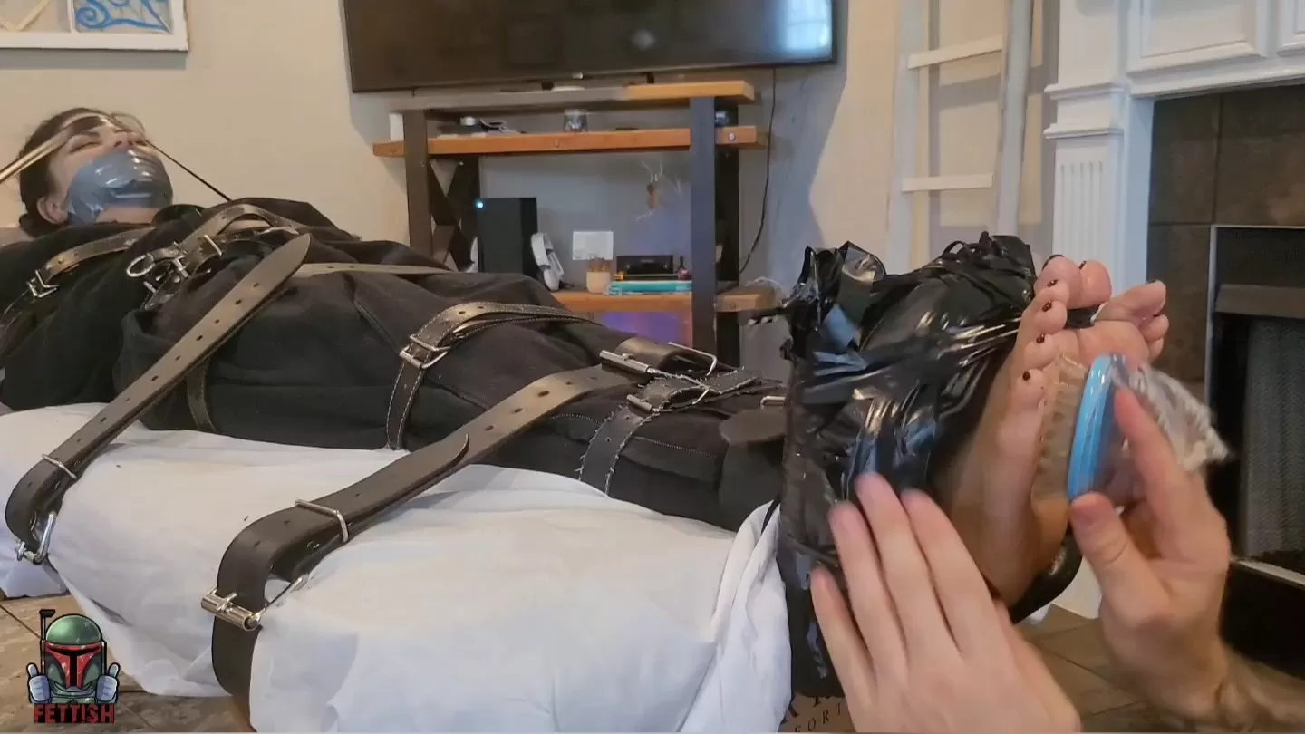 Fettish – No Safeword – Sushii Xhyvette.mp4_snapshot_06.40.000.webp