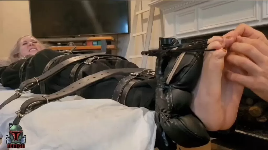 Fettish – The Tickle Table – Sydney Paige- full.mp4_snapshot_01.28.000~1.webp