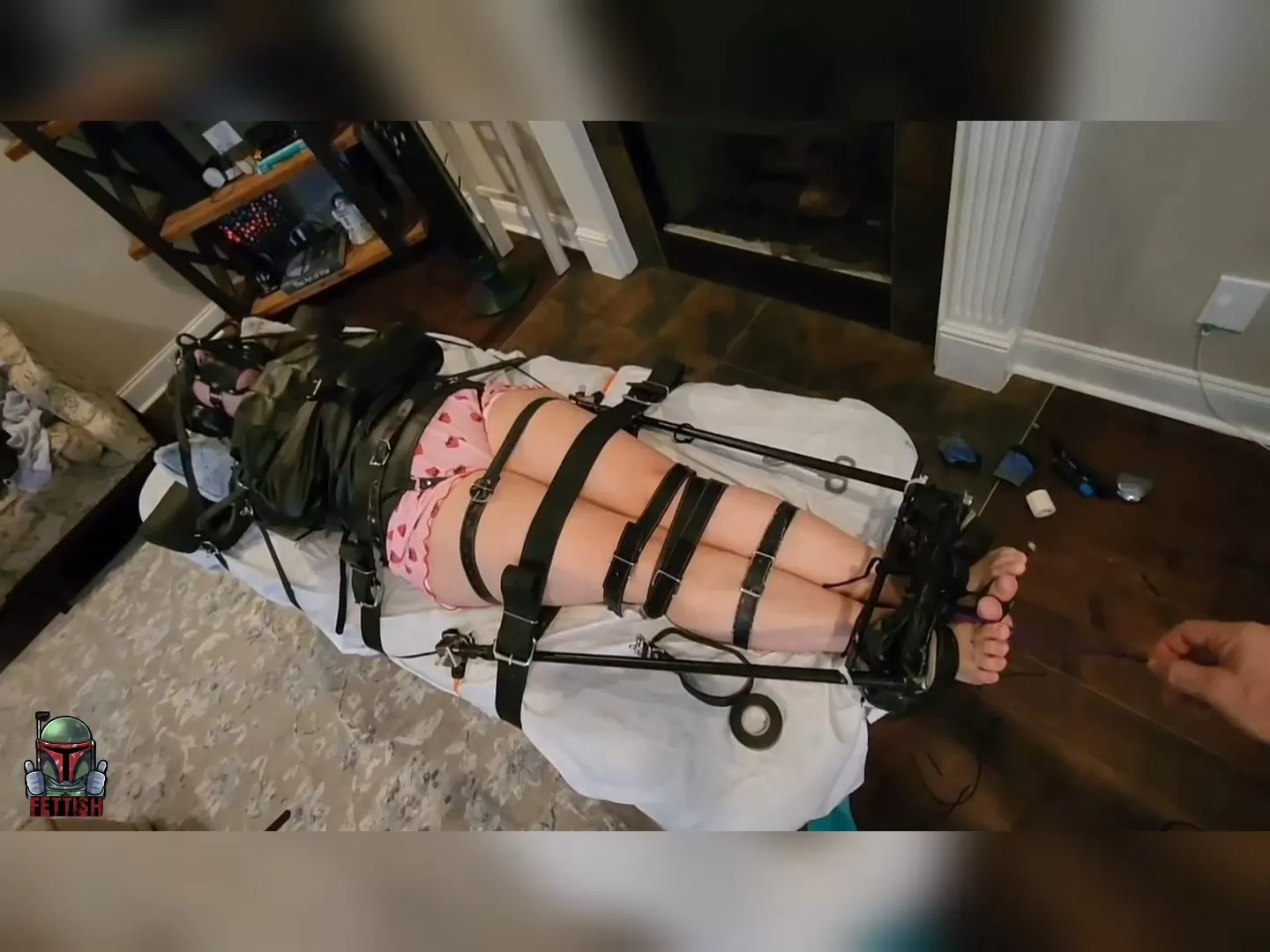 Fettish – Totally Helpless – Liz River (1).mp4_snapshot_07.39.995.webp