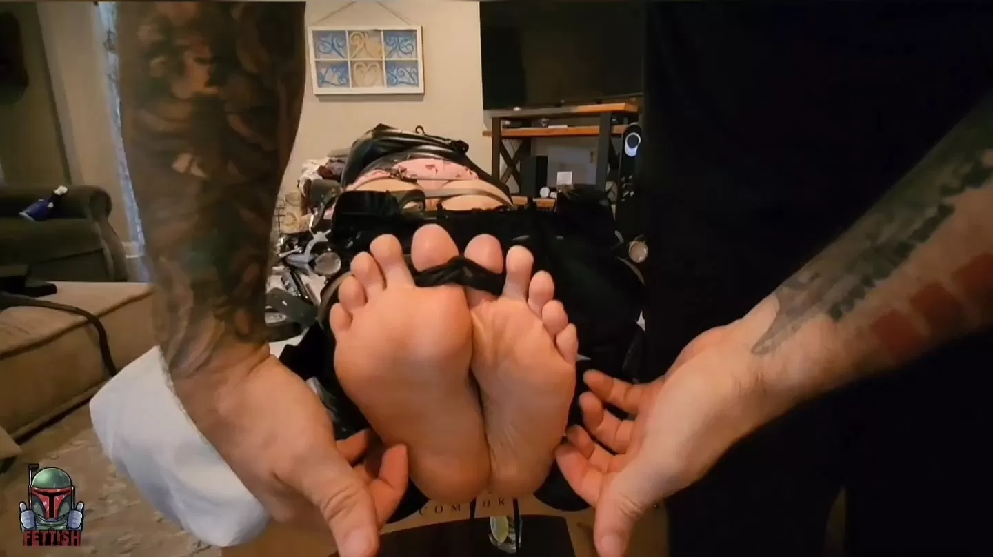 Fettish – Totally Helpless – Liz River (2).mp4_snapshot_05.58.000.webp