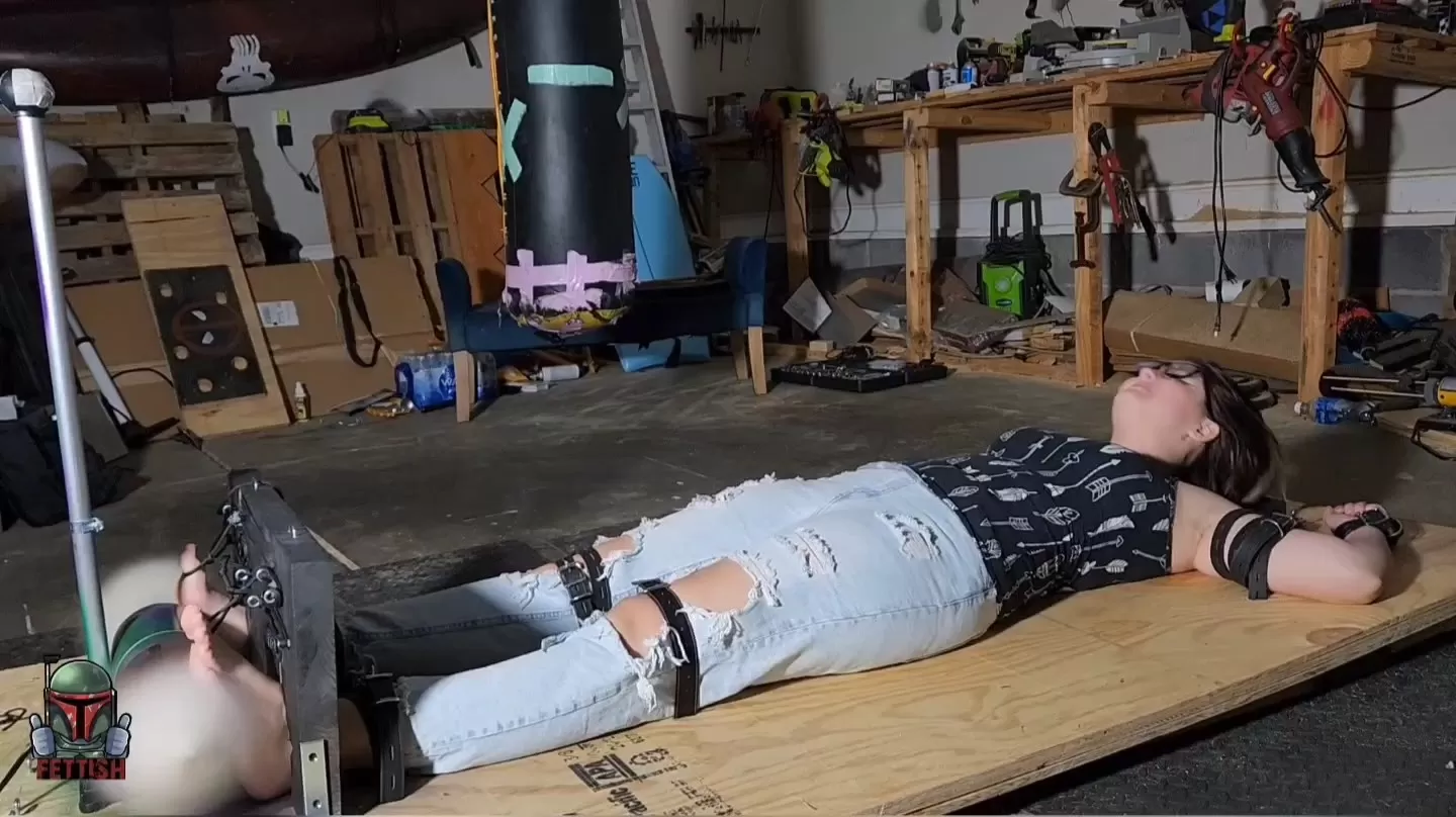 Fettish – Board Room Meeting – Juniper Vixen.mp4_snapshot_02.08.000.webp