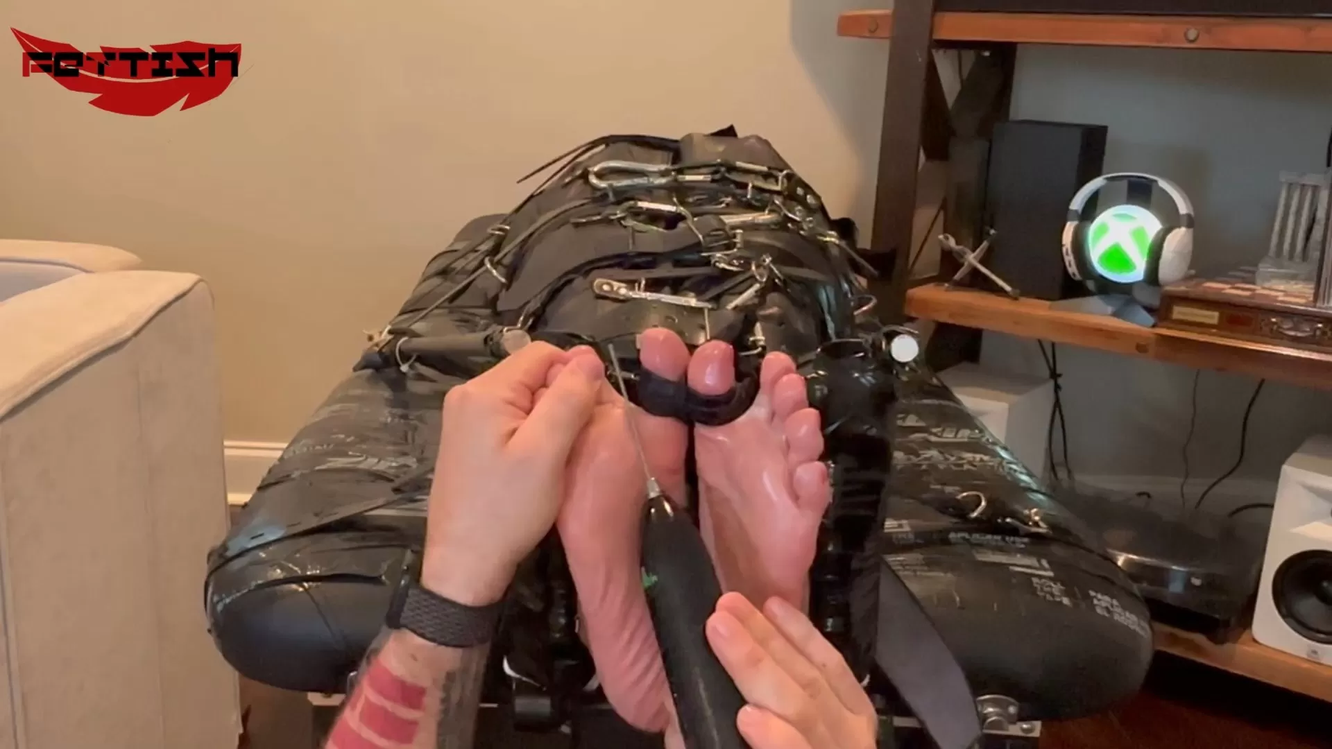 Fettish – The Tickle Table – Carissa Dumond.mp4_snapshot_11.40.000.webp