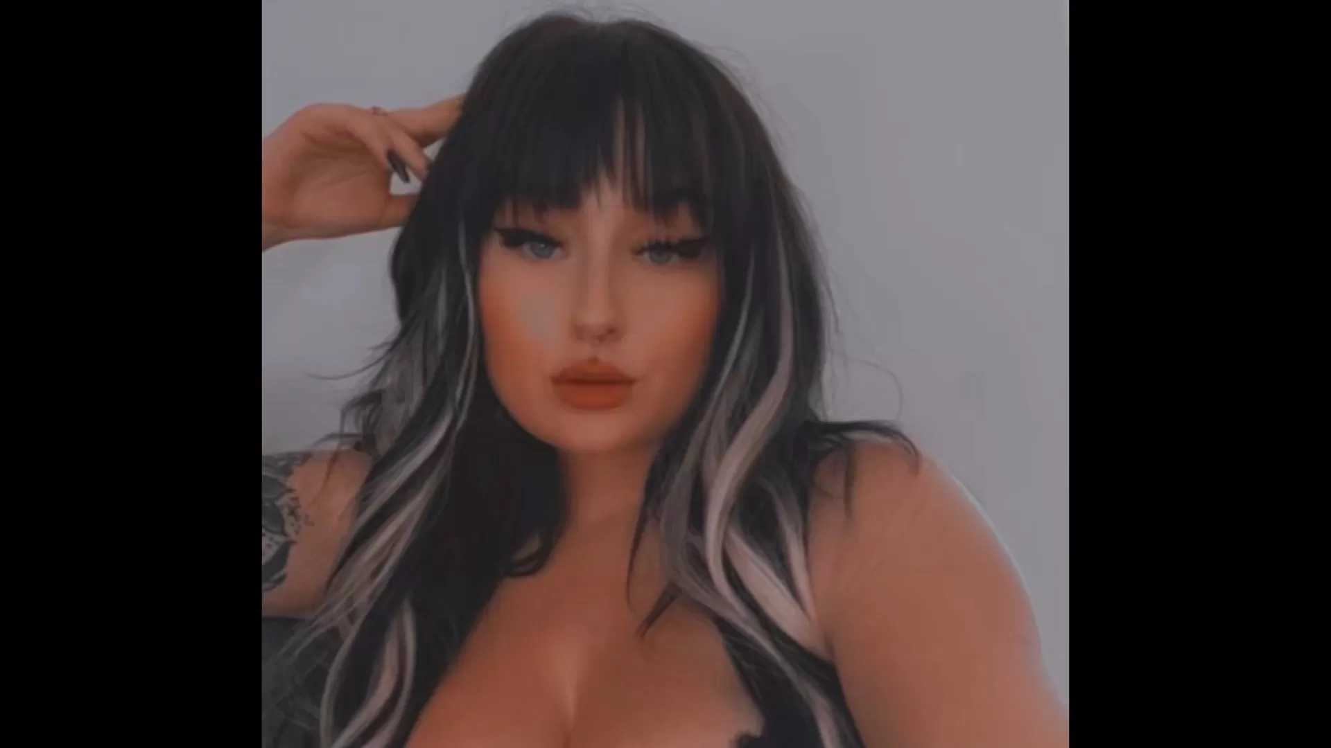 Fettish – The Tickle Table – Jade vs Trinity.mp4_snapshot_00.09.166.webp