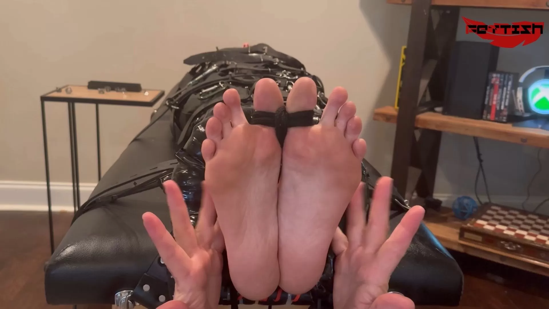 Fettish – Tickle Dice – Ama Rio.mp4_snapshot_02.13.333.webp