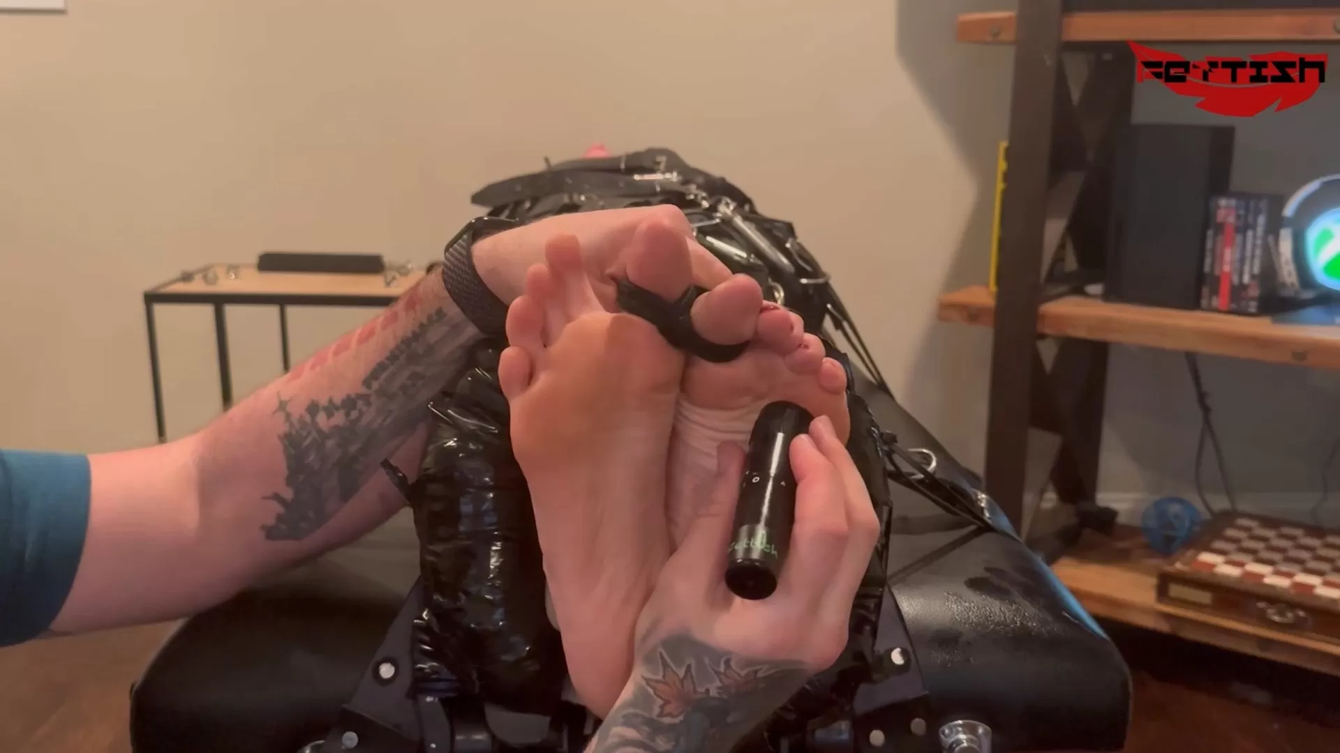 Fettish – Tickle Dice – Ama Rio.mp4_snapshot_07.38.333.webp