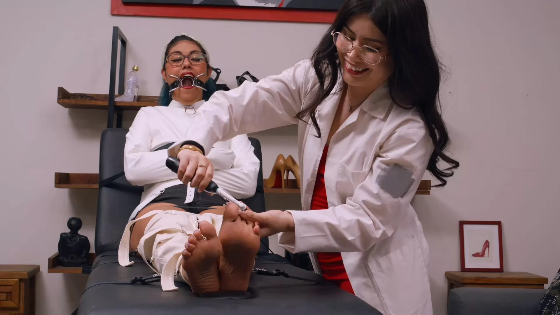 BeneathMyFeet – LUNA’S ANXIETY THERAPY.mp4_snapshot_01.02.500.webp