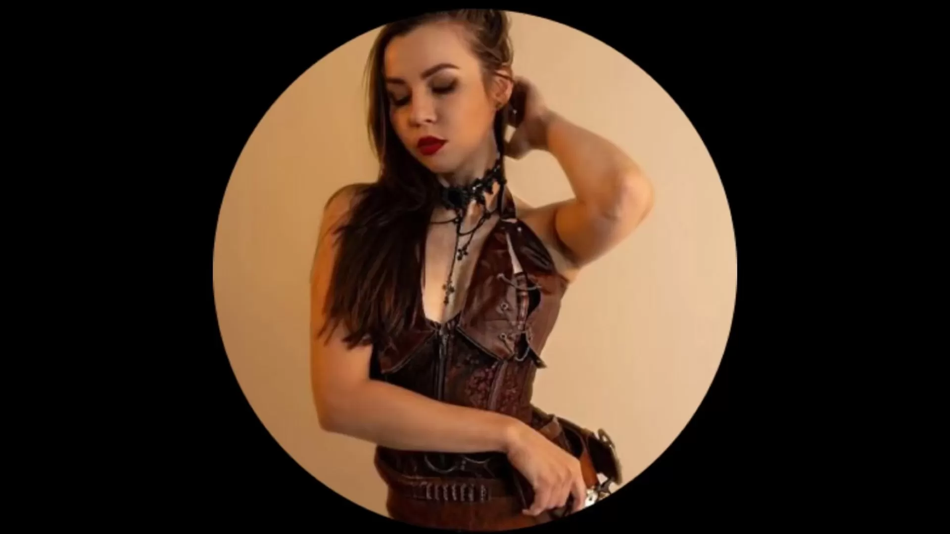 Fettish – Tickle Table – Lana Blade.mp4_snapshot_00.08.060.webp