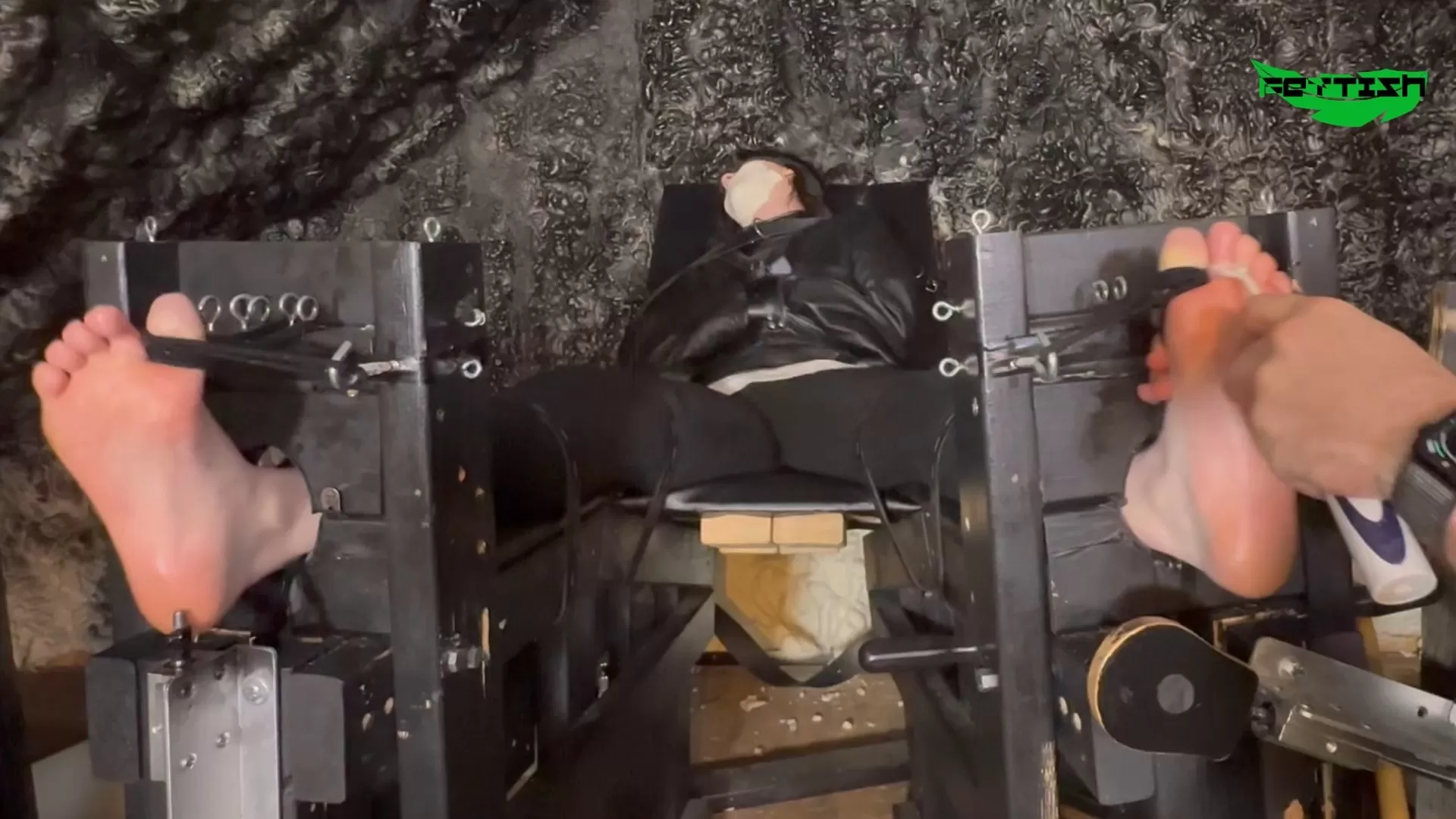 Fettish – Tickle Therapy Challenge – Amecia.mp4_snapshot_09.35.000.webp