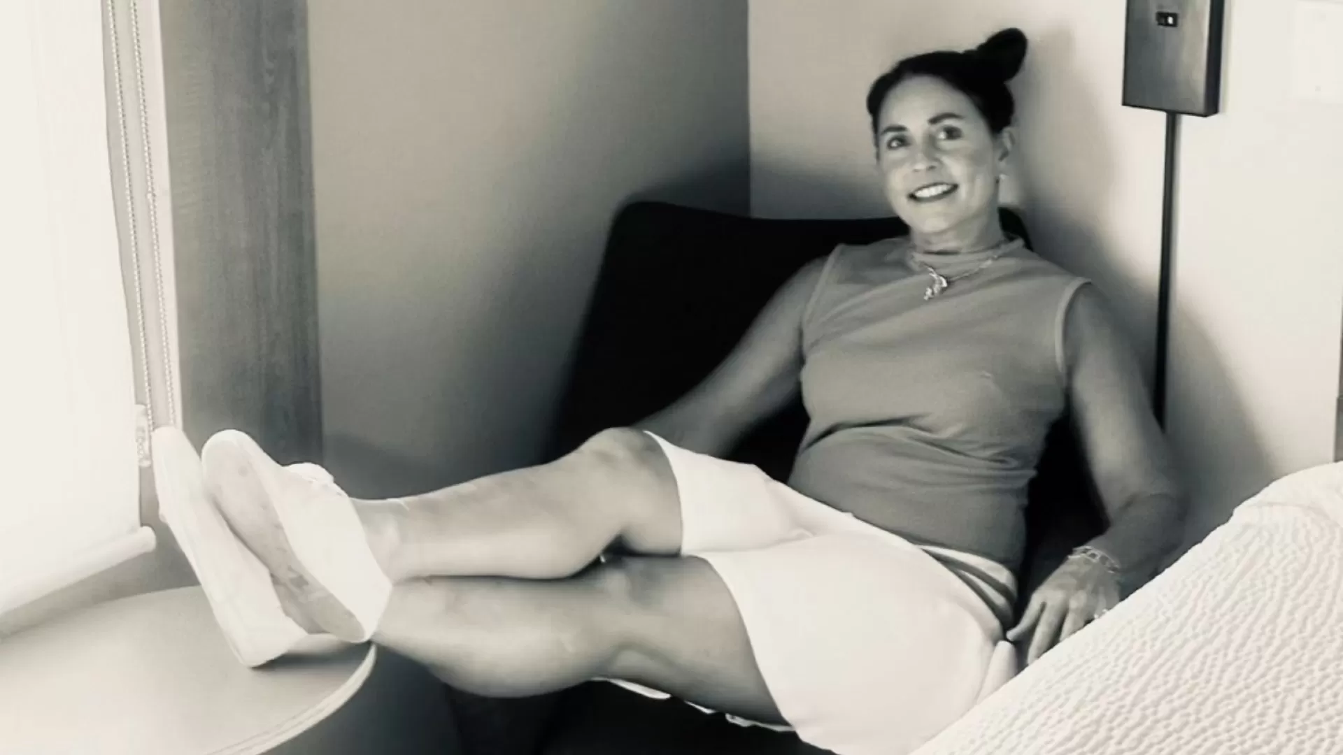 Fettish – Tickle Therapy – Carissa Dumond.mp4_snapshot_00.06.000.webp