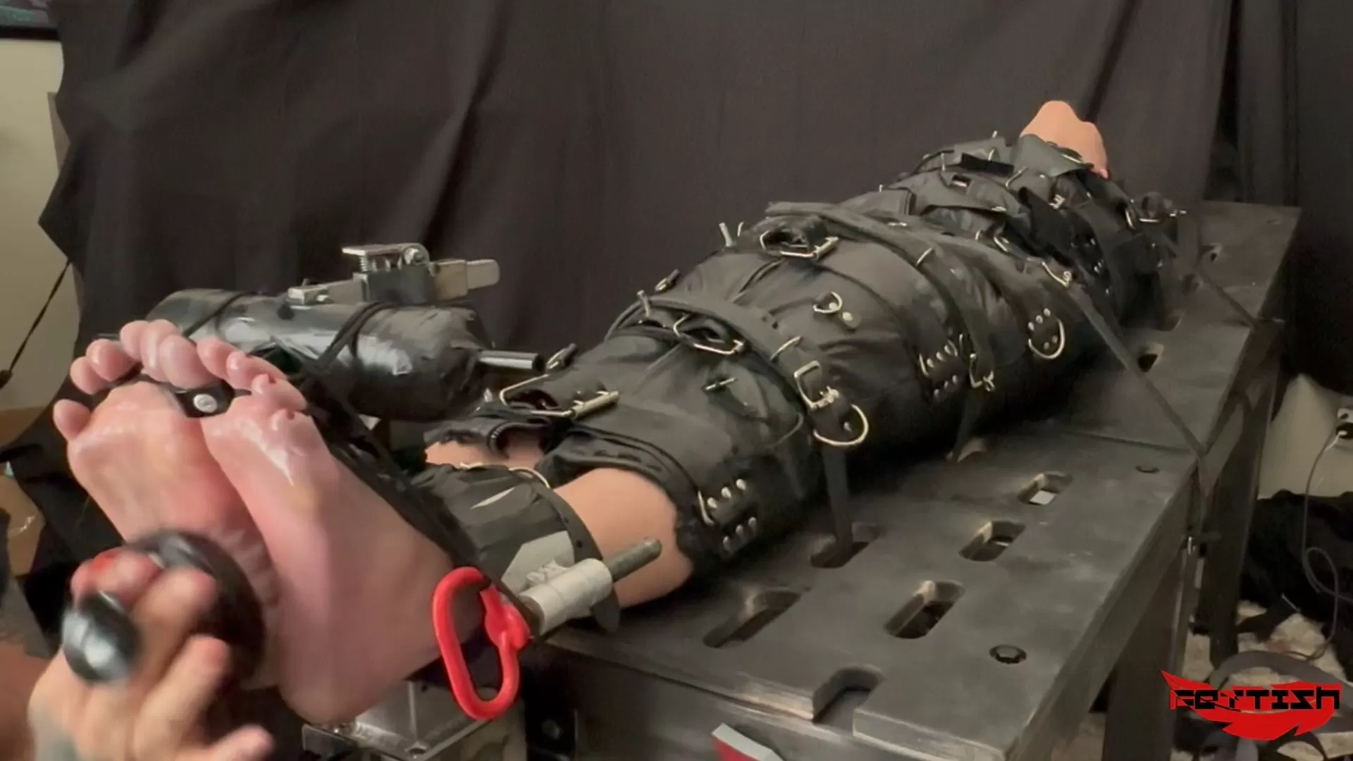 Fettish – The Tickle Table – Nyx.mp4_snapshot_13.42.900.webp