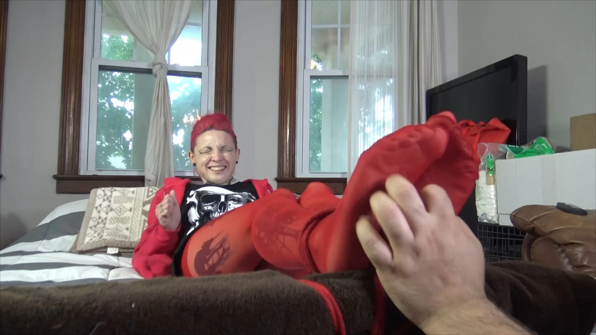 TheTickleRoom - Zeros Annual NYC Trip Pt 1 Red Hair Red Nylons.mp4_snapshot_03.20.233.webp