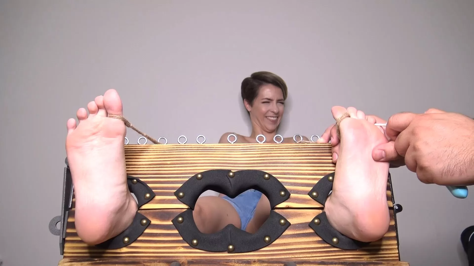 TheTickleRoom – Nick the Pink Soles First Time Getting the Giggles Pt 1!.mp4_sn.webp