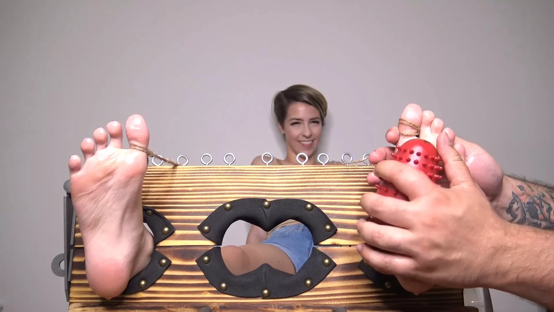 TheTickleRoom – Nick the Pink Soles First Time Getting the Giggles Pt 1!.mp4_sn.webp