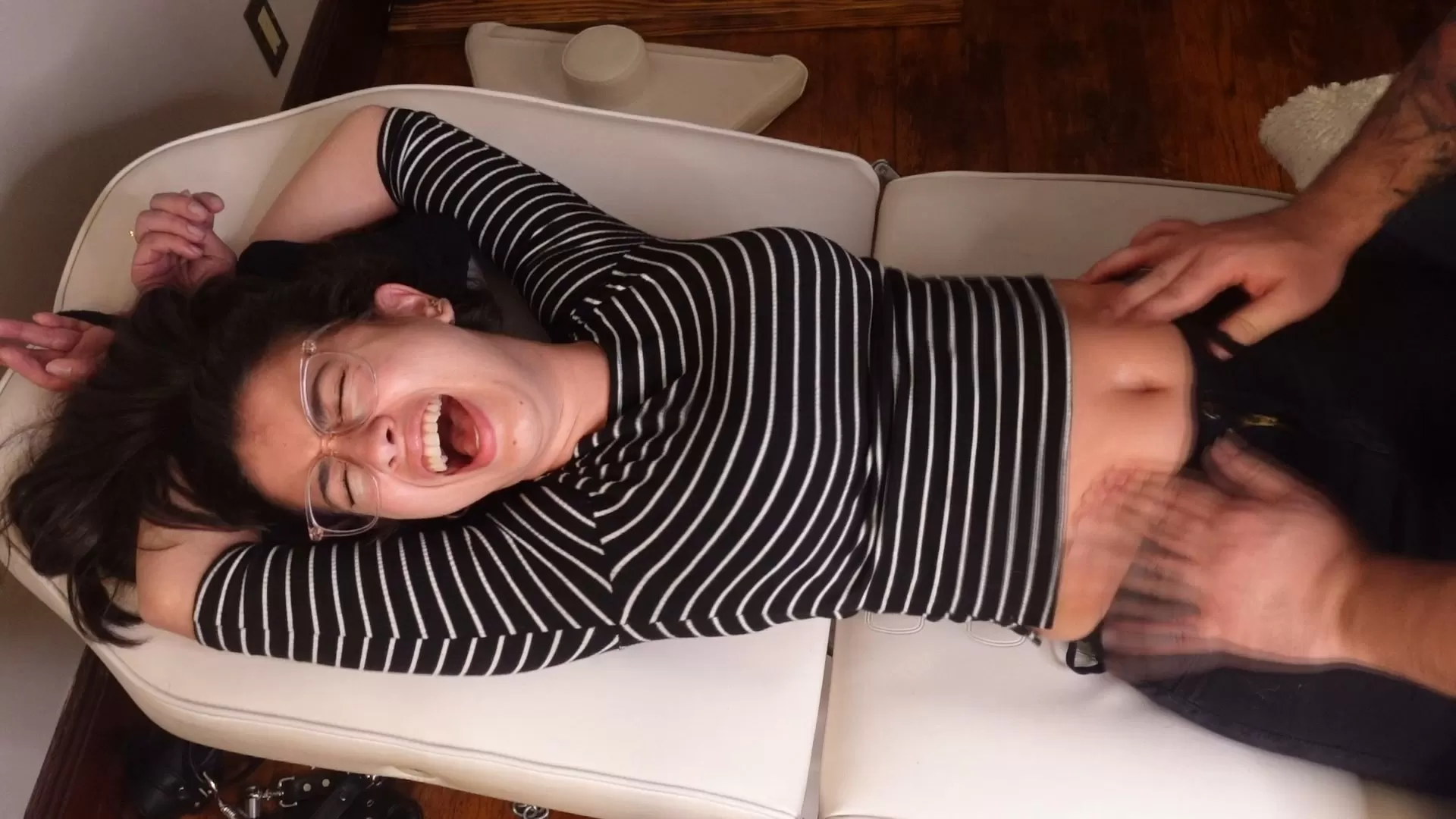 TheTickleRoom – Bella Feetures Upperbody Tickle “THIS IS WORSE!!”.mp4_snapsho.webp