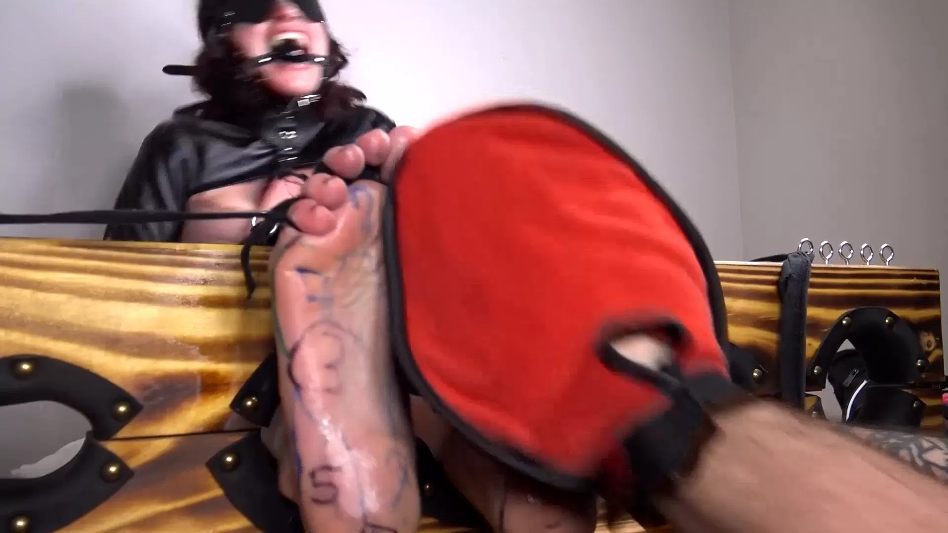 TheTickleRoom – Bella Luxxs in “20 Minutes in Hell!”.mp4_snapshot_09.24.830.webp