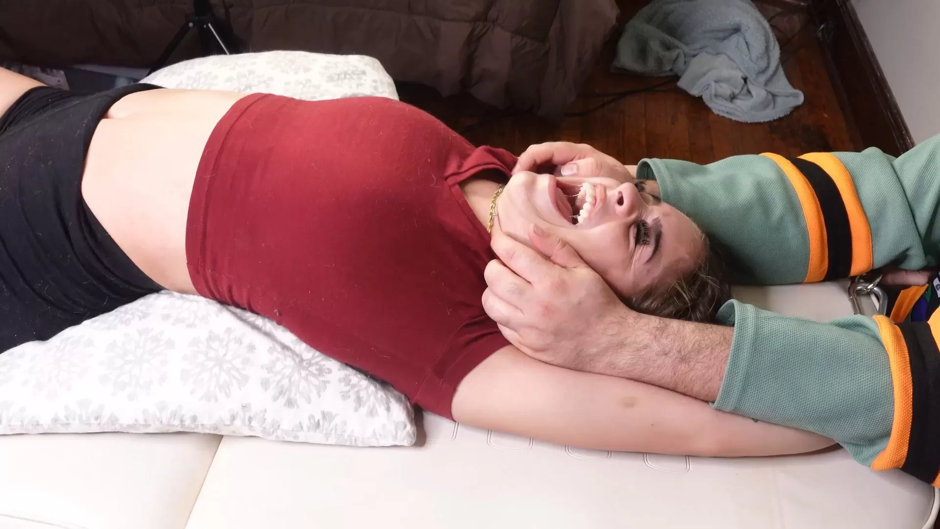 TheTickleRoom – Queen Dalvinas Upperbody Disaster.mp4_snapshot_03.53.666.webp