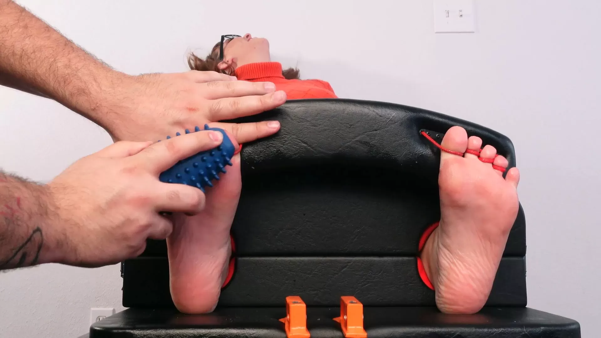 TheTickleRoom – Velmas Ticklish Toes and Soles!.mp4_snapshot_04.03.009.webp