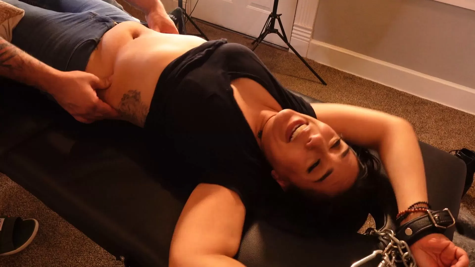 TheTickleRoom – Mature Trinas Upperbody Insanity.mp4_snapshot_02.34.154.webp