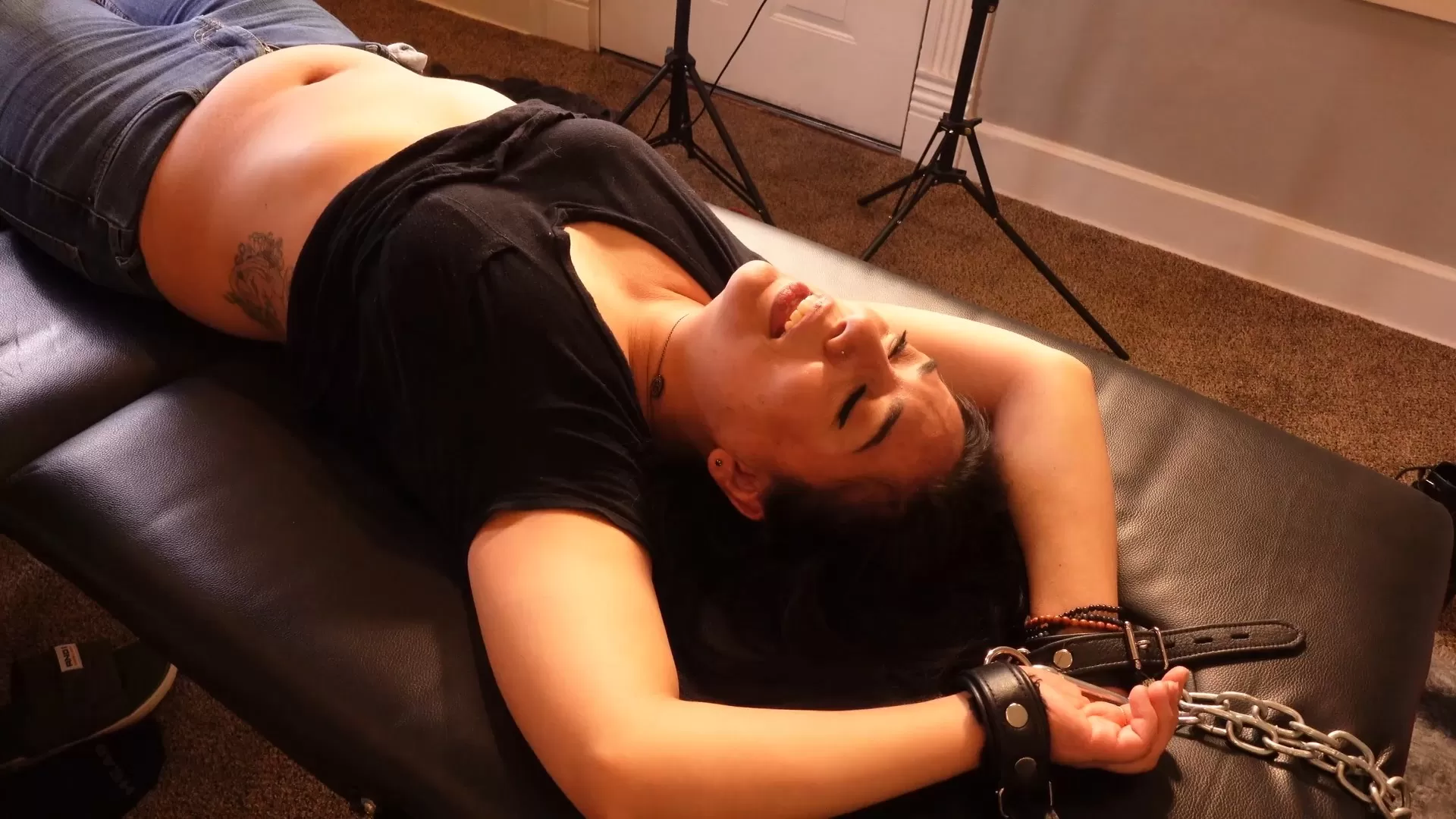 TheTickleRoom – Mature Trinas Upperbody Insanity.mp4_snapshot_06.47.440.webp