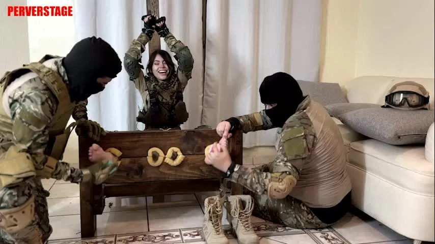 Perverstage – 简中尉脱离小队Lieutenant Jane separates from her squad (Custom)_2_11.webp