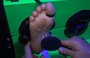 【在线播】TicklingFootworX – Valkyrie’s Tickling Glow Party